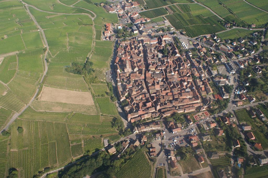 Gites Les Bains Рикевир Экстерьер фото